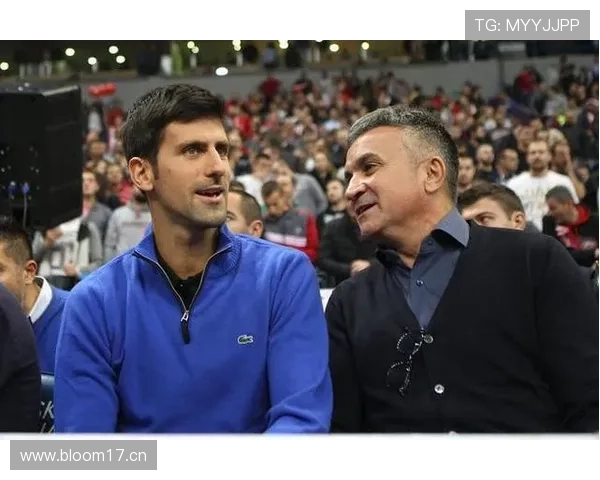 拉莫斯穿得像黑帮老大上街，结果人家是去买菜的？